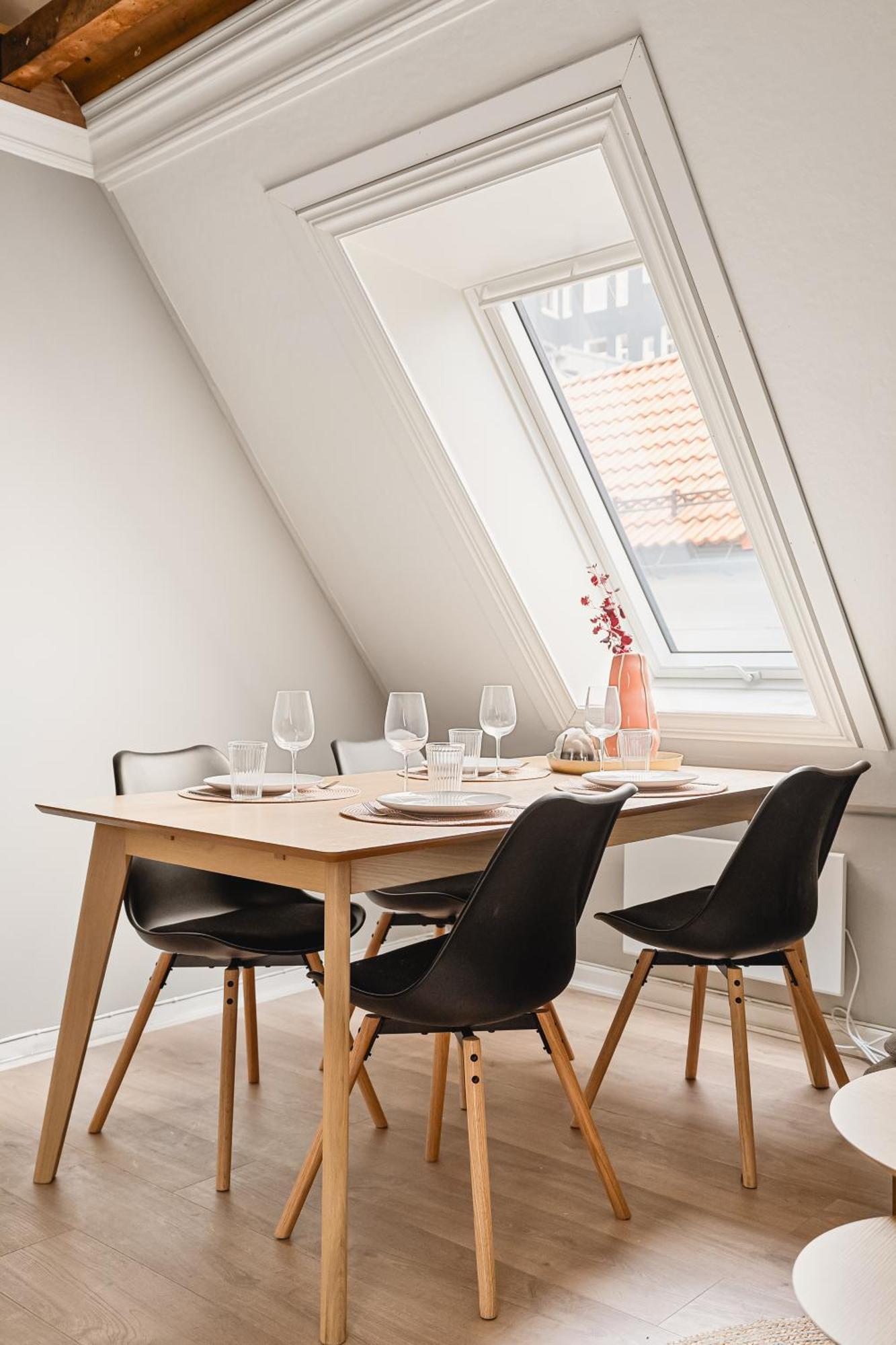 Апартаменти 2024 Renovated Luxury Penthouse! Up To 9 Guests! Берген Екстер'єр фото